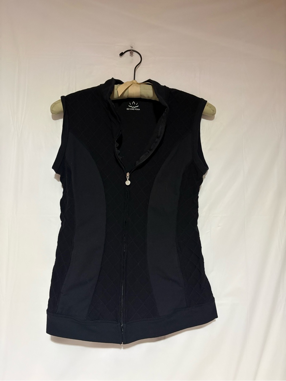 Beyond Yoga Black Quilted Zip-Up Sleeveless Tank